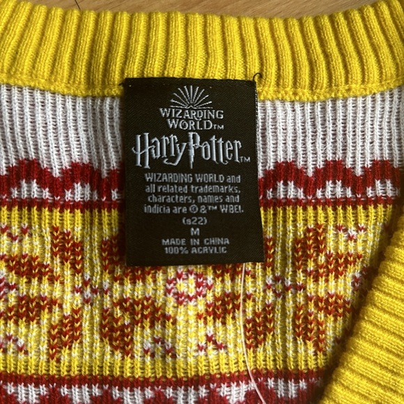Wizard of world of Harry Potter Hogwarts Cardigan NWT MEDIUM - Picture 3 of 5